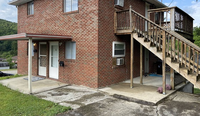 14 A North Grimmett Avenue.