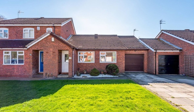 14 Acomb Wood Drive · Peaceful 2-Bed Home in York with Free Parking - Pass the Keys