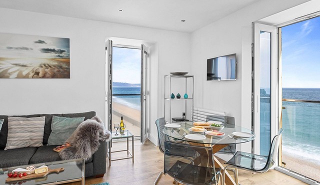 14 At The Beach, Torcross - an apartment that sleeps 4 guests in 2 bedrooms