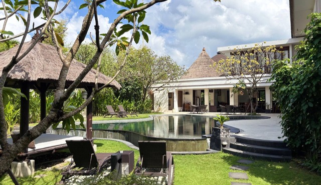 14 Bedroom Villa Riverside Legian