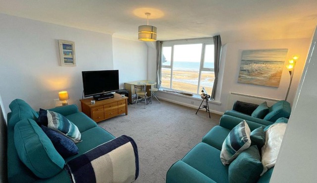 14 Burnett House by Prestige Properties SA