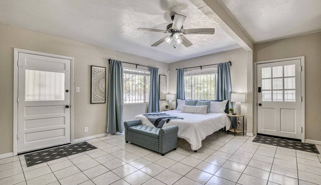 🌴14 GUESTS/FULL KITCHEN/BACKYARD/5 ROOMS