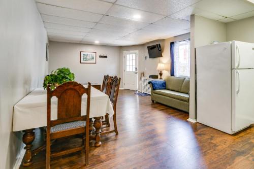 14 Mi to Black Moshannon! Pet-Friendly Apartment
