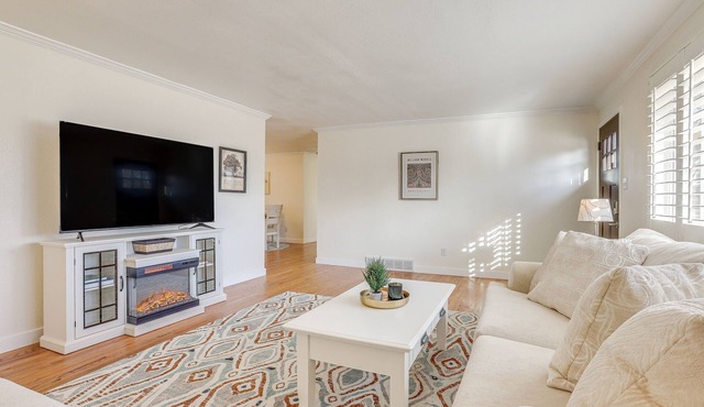 14 Mi to Denver Zoo: Pet-Friendly Arvada Home