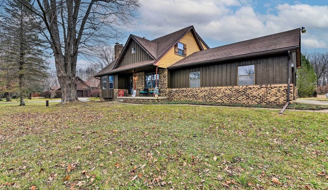 14 Mi to Frankenmuth: Apt on 3 Acres in Clio!
