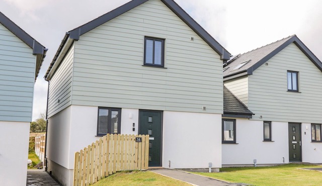 14 PARC DELFRYN, pet friendly, with a garden in Benllech