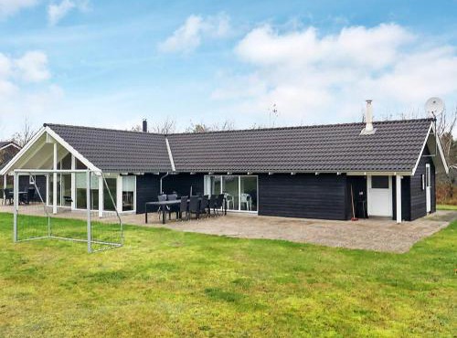 14 person holiday home in Højslev