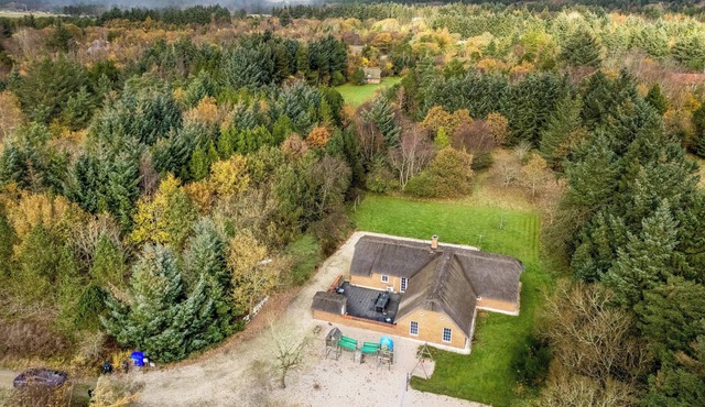 14 person nice pool house - 2001