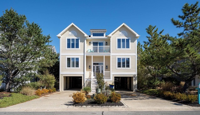 140 Henlopen Shores - Large home close to the beach in Cape Shores!