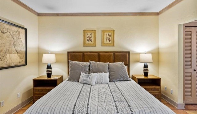 1400-14th - Sleeps 10 - Beachfront - Courtyard Home