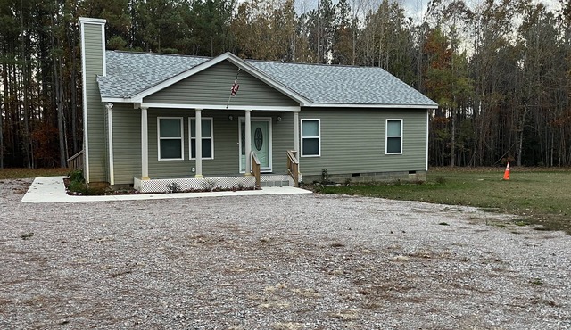 1400 Square feet of space, isolate in three acres lot.