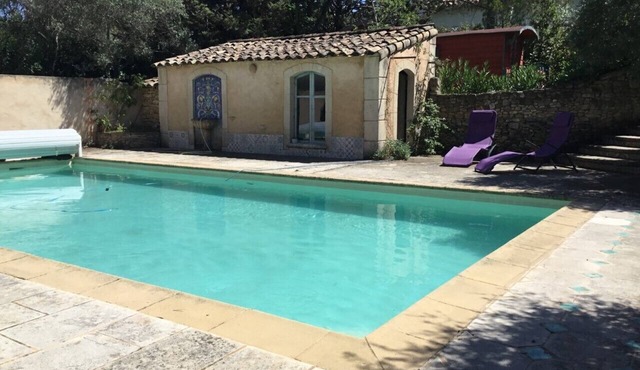 140m2 artist's house near Arles