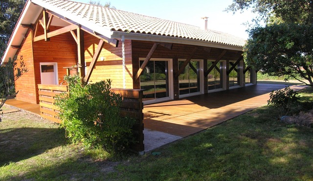 143 m2 house on 1423 m2 plot 11-person capacity Swimming pool