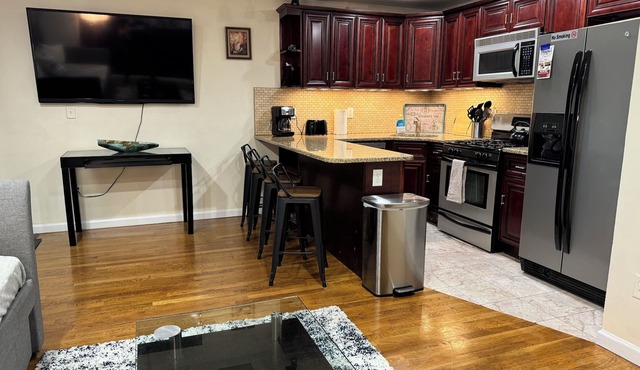 15-20 Mins to NYC! Parkview Corporate 5-bedroom duplex apartment with AC & WiFi