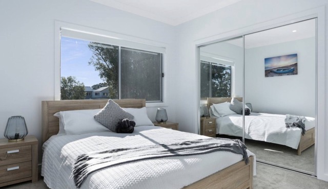 15/8 Yalinba Street Tea Gardens