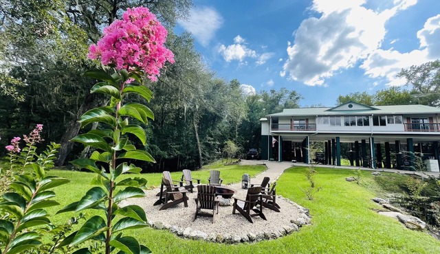 15 ACRE RIVER FRONT CABIN HOUSE ON THE SUWANNEE, WITH SPRING WALKING DISTANCE