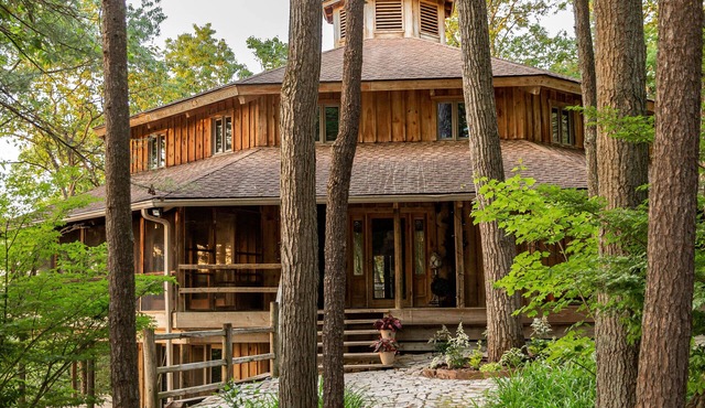 15 Bedroom, Hot tub, Put Put, Pond, Pool Table
