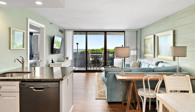 15% DISCOUNT Memorial Day Week (May 23-May 30) Beachfront Condo, 1st Floor