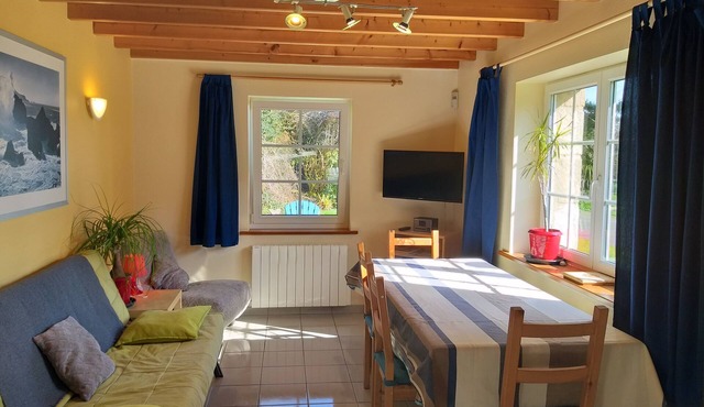 15' from beaches, Perros-Guirec, Tréguier and Lannion, ideally located.