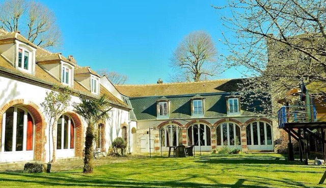 15' from CHARTRES (28) : Historic property, calm and jacuzzi.