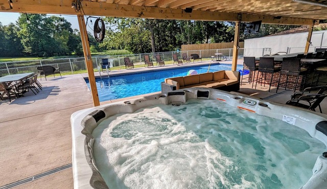 15 Individual Beds! Packed with Amenities! Perfect for a large group to Relax!