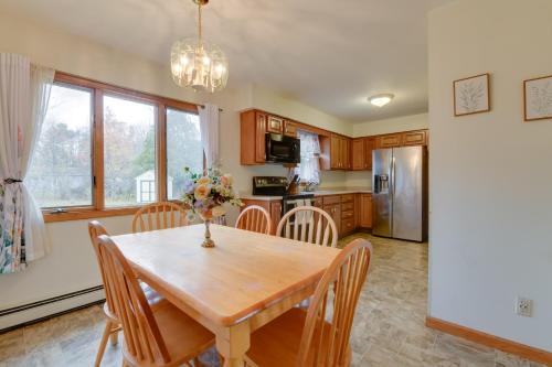 15 Mi to Cochran's Ski Area: Cozy Home w/Yard!