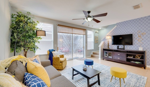 15 Mi to Disney: Kissimmee Townhome w/Patio