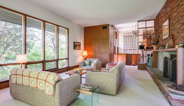 15 Mi to Downtown Minneapolis: Retreat on 5 Acres