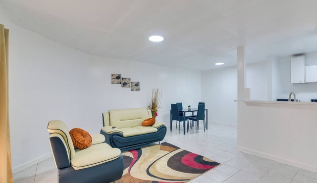 15 Mi to Dtwn Houston: Condo in Gated Community