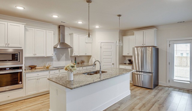 15 Mi to Dtwn Huntsville: Newly Built Home!