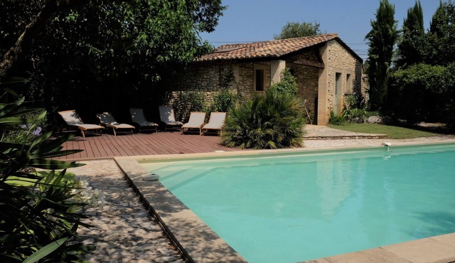 15 min from Uzes, magnificent mas with swimming pool, garden and climatisation