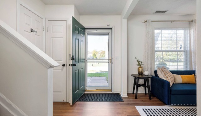 15 min to stadium, Downtown, and more! Indy MTR!