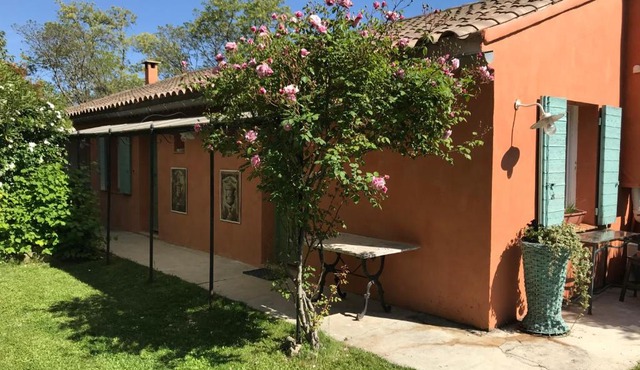 15 MINS AIX-EN-PROVENCE ET LUBERON DANS DOMAINE DE CAMPAGNE PRIVE