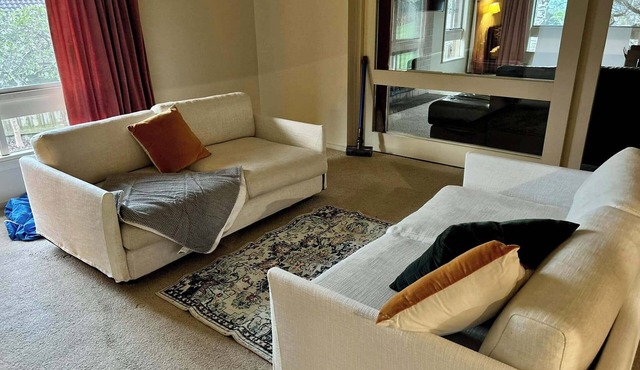 15 mins from the coast! Pet-friendly, large home great for multiple families!