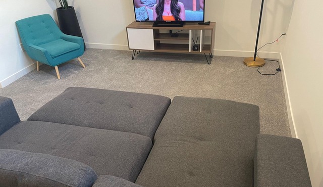 15 mins to Downtown Calgary and 2 mins drive to amenities.