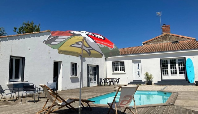 15 minutes from the beach, village house with garden and swimming pool