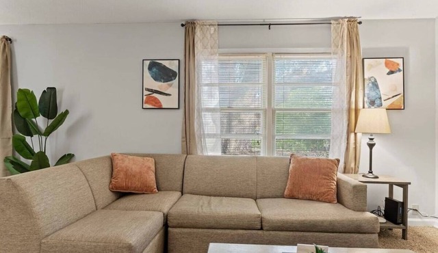 15 Minutes from Downtown! Welcome to Woodbridge