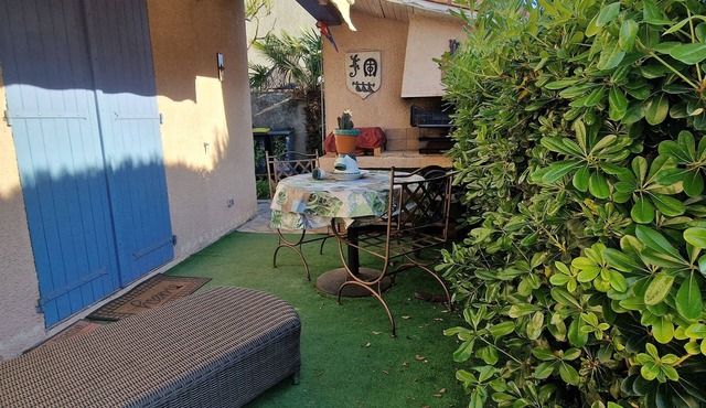 15 minutes from the beach VERY NICE LANGUEDOCIENNE HOUSE offering peace and serenity