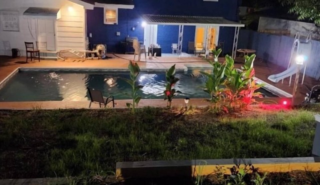 15 minutes to downtown Atlanta! Family-sized home with swimming pool & game room
