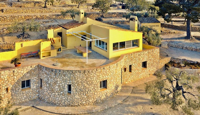15 minutes to the sea, your vacation paradise in the middle of an olive grove!