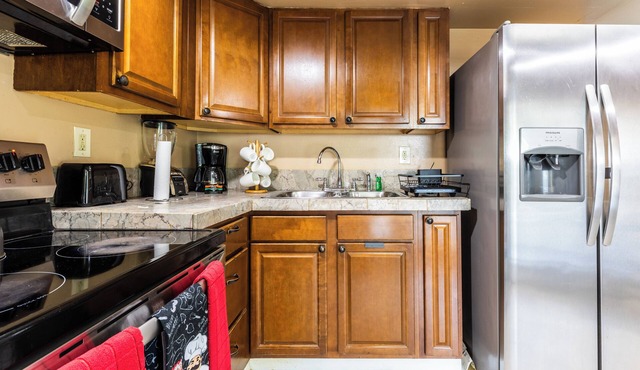 15% Off Charming 2-Bedroom, 1-Bathroom Retreat Near Everything in Miami