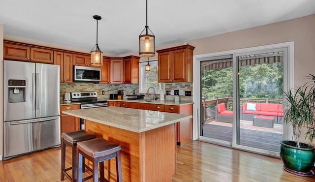 15% off monthly stays/Fall Vibez