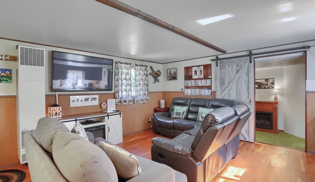 15% off Winter Deal | Pet Friendly | Wi-Fi | Firepit | TV