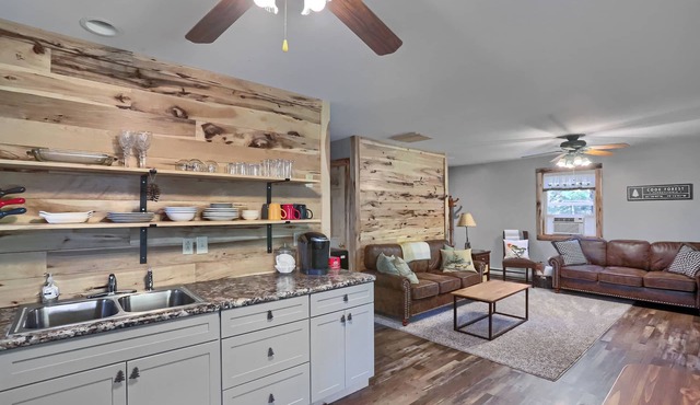 15% off Winter Discount | Firepit | WiFi | Cook Forest | Pet Friendly