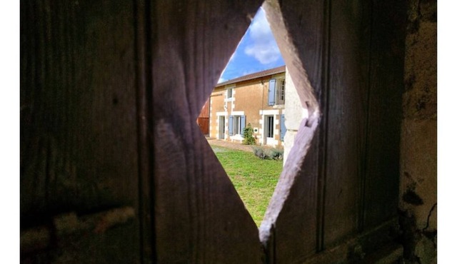 15 people Large house in the countryside