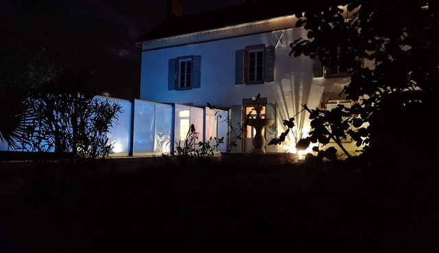 15-person gîte with indoor/heated pool and spa