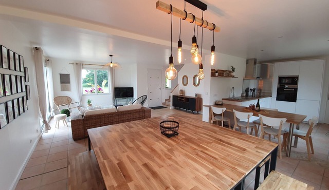 15-person house in the countryside 10 km from the beach