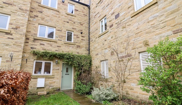 15 TANNERY LANE, pet friendly, with a garden in Embsay