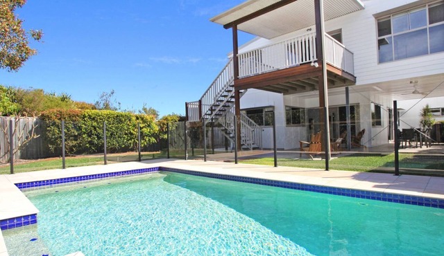 15 Wave Crescent, Mount Coolum