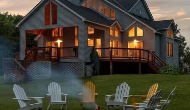 150+ ft Of Lakeshore/Private Beach/4 Acres